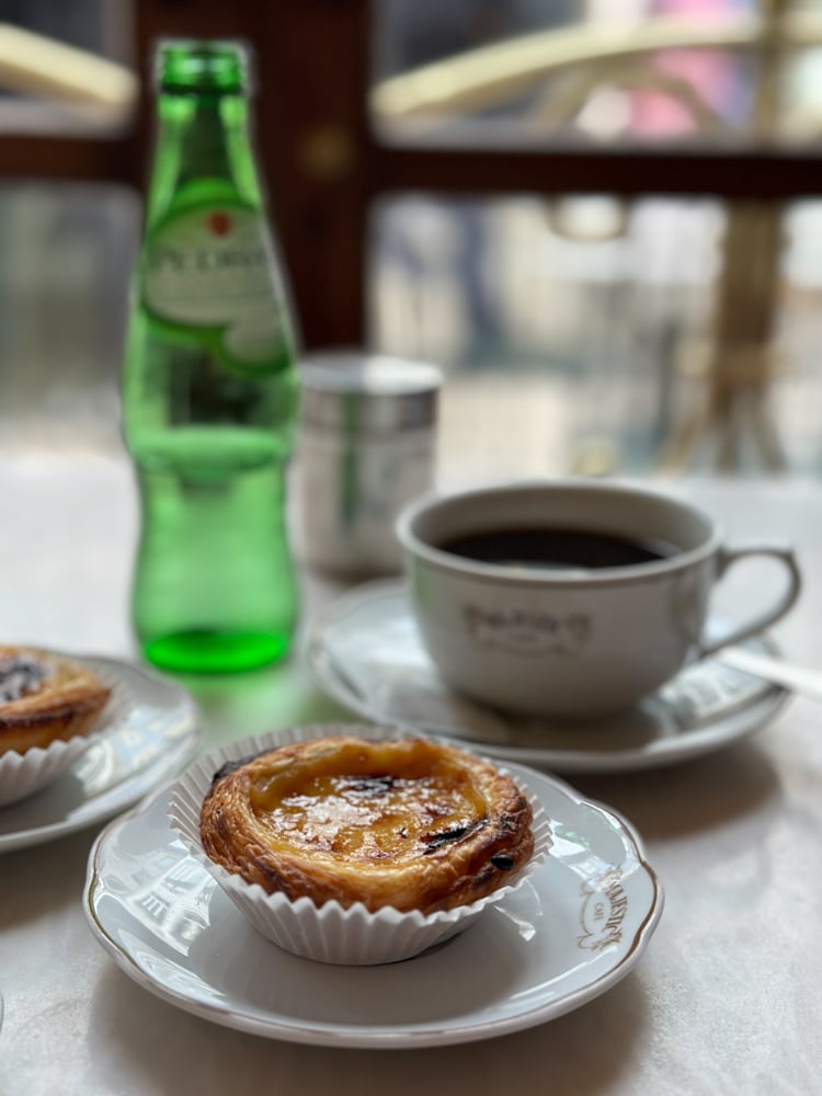 Pastel de nata and coffee