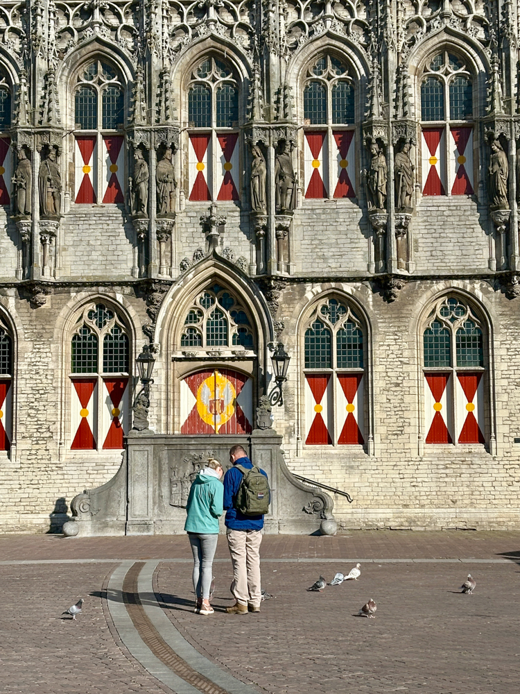 Two tourists looking at a map in Middleburg